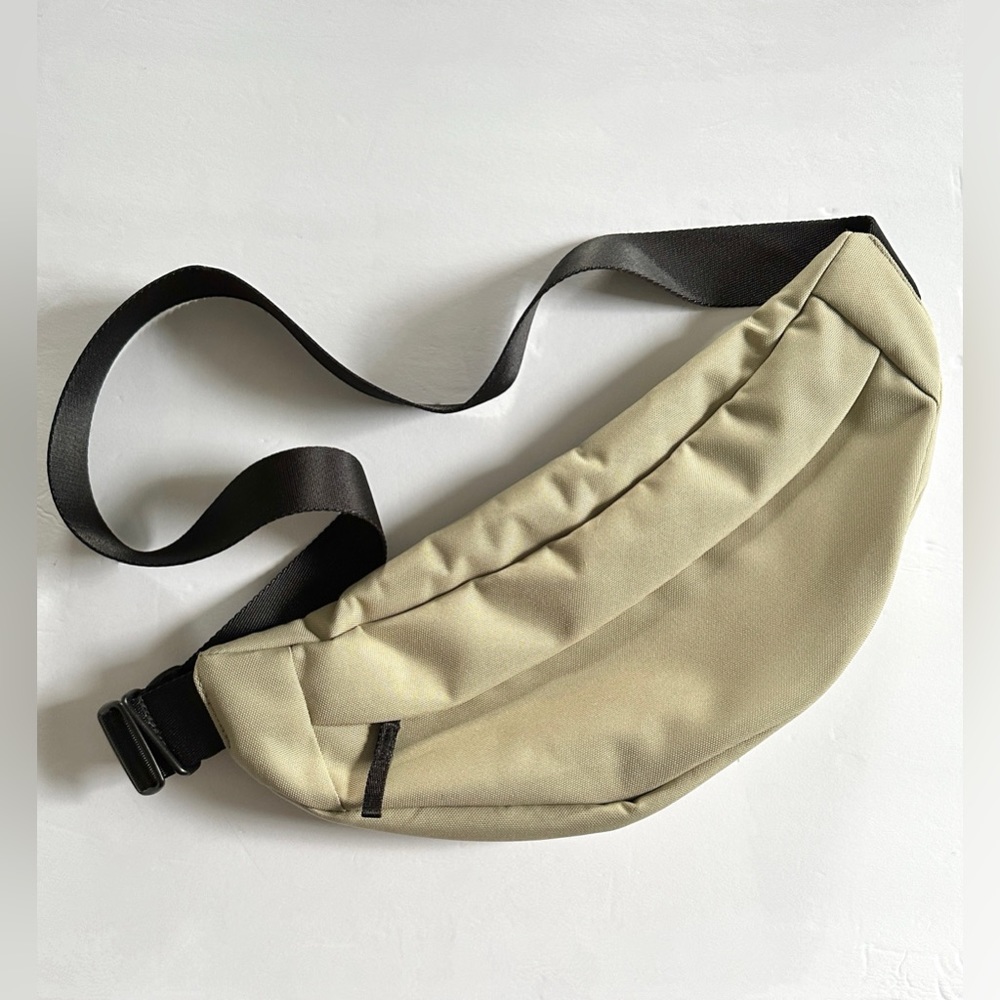 Everlane Renew Transit Fanny Pack